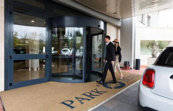 伯露賈公園酒店