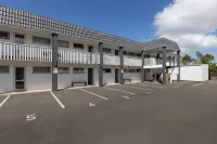 Avalon Motel Thames - Wenzel Motels - parking