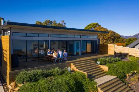 Freycinet Coastal Retreat