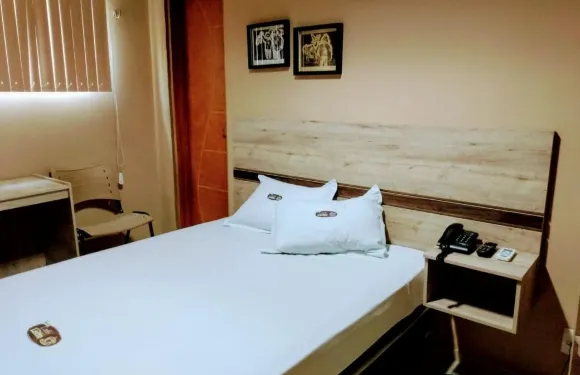 萊特咖啡廳旅館