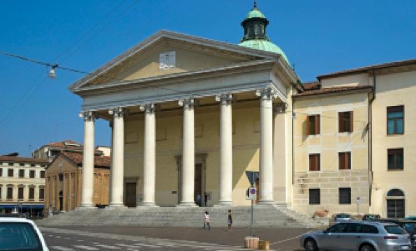 Apartment Deluxe Isola Di Mezzo - Housity