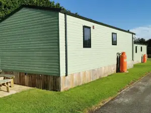 Woofles Luxury Caravan at Knaresborough Lido