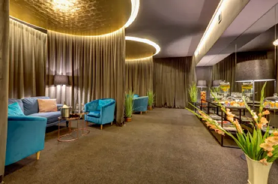 Hotel Afrodyta Business & Spa Отели в г. Жирардув