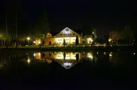 Hotel Chabrowy Dworek Hotels in Żyrardów
