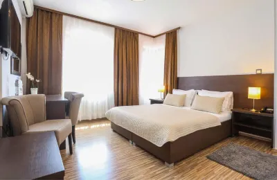 Hotel Divan Hotels in Старі-Град