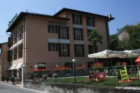 Stella d'Oro - Hotel & Apartments Hotels in Tremosine