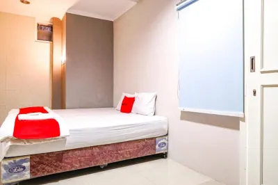 RedDoorz @ Citraland Surabaya Các khách sạn ở Surabaya