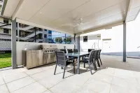 Olympus Beachfront Apartments - Homestays