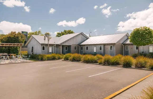 南街西段汽車旅館