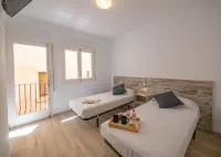 Agi Gloria Rooms Hotels in Roses