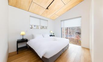 Wadano Hill Chalet by Hhg