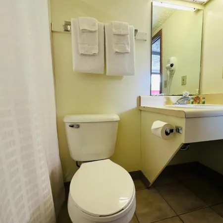 Quality Lodge - Cedar Point Area