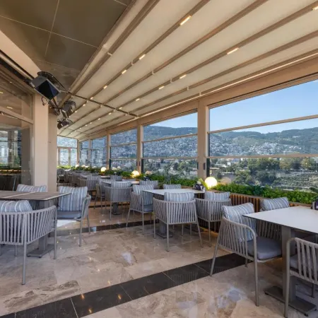 Lilium Hotel & Suites