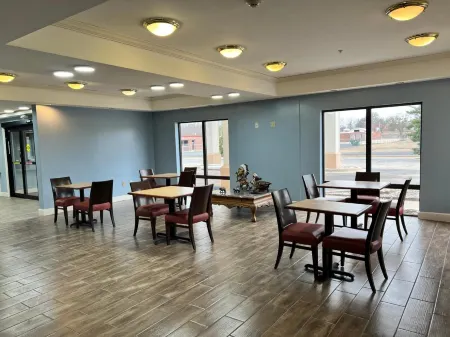 Tahlequah Inn Отели в г. Петтит