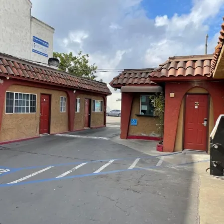 Uptown Inn
