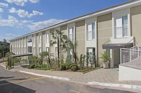 Atibaia Residence Hotel & Resort Отели рядом с достопримечательностью «Ghost Hotel Paintball e Airsoft Atibaia»