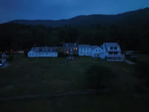 Blue Bear Inn Hotels in Hillsborough County