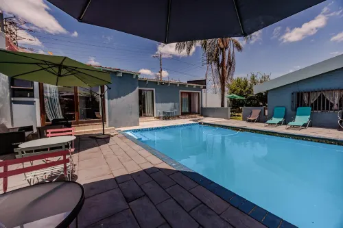 Phindulo Bed and Breakfast - No Loadshedding, Smart TVs & Unlimited Free Fibre Wifi - Breakfast