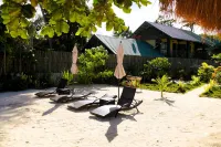 Aggehanan Beach Resort - Beach