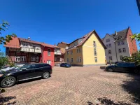 Altora - Eisenbahn-Themenhotel - Parkplatz