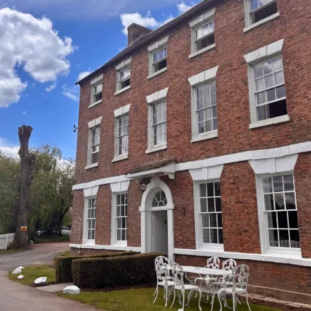 Corse Lawn House Hotel