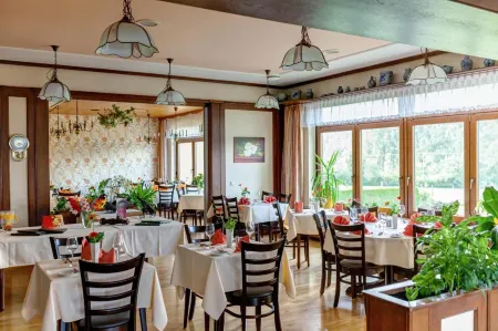 Hotel Schoos Отели в г. Роммерсхайм