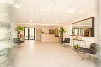 Zenao Appart'hôtels Villeneuve-lès-Avignon Hotels in Saint-Laurent-des-Arbres
