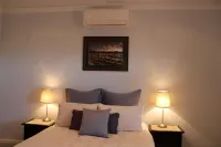 Upper Reach Spa Cottage Các khách sạn ở Baskerville