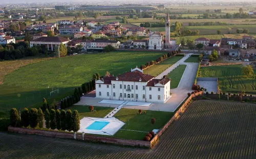 Villa Cornaro Tourist Suites Hotel di Lonigo