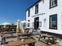 The Harbour House Sea Front Hotel - Pet friendly
