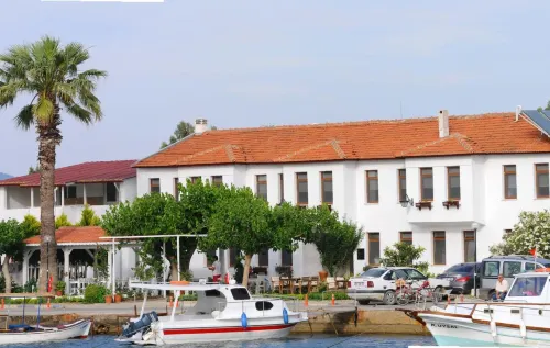 Teos Lodge Pansiyon