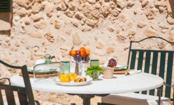 Oliver Moragues Grandhouse & Vineyard