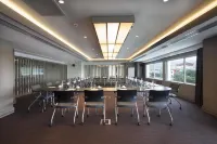 Ramada Hotel & Suites by Wyndham Izmir Kemalpasa Hotel di Kecili Koy Mahallesi
