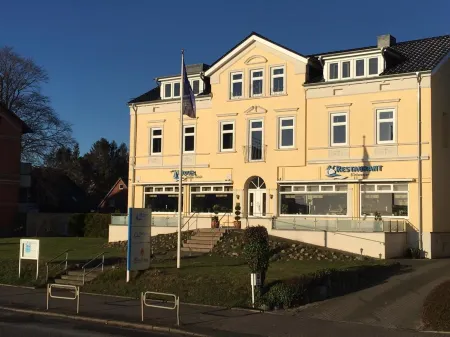 Hotel Kieler Förde Отели в г. Пассаде