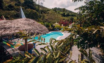 Makenke Hostel by Los Colores Ecoparque