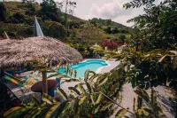 Makenke Hostel by Los Colores Ecoparque - Parkplatz