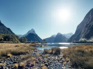 Milford Sound Overnight Cruise - Fiordland Discovery