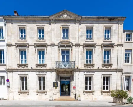 Le Champlain Hotels in La Rochelle