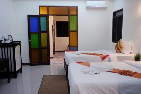 Rainforest Huahin Village Hotel Отели рядом с достопримечательностью «Хуа Хин Сафари и Приключительный парк»