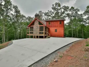 Mountain Hideaway with Hot Tub & Fire Pit