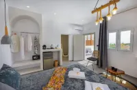 Tre Fiori - The Retreat Suites Hotels in Thira