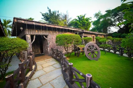 Benzy Palace Resort Отели рядом с достопримечательностью «Shri Murdeshwara Beach»