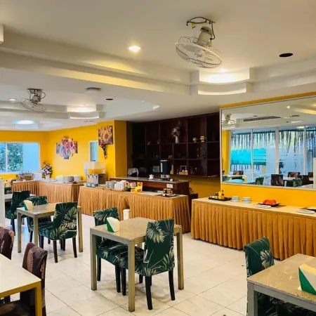 Baan Chanchay Hua-Hin Отели рядом с достопримечательностью «Вана Нава Водная джунгля Хуа Хин»