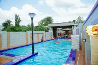 Aniny Hotel