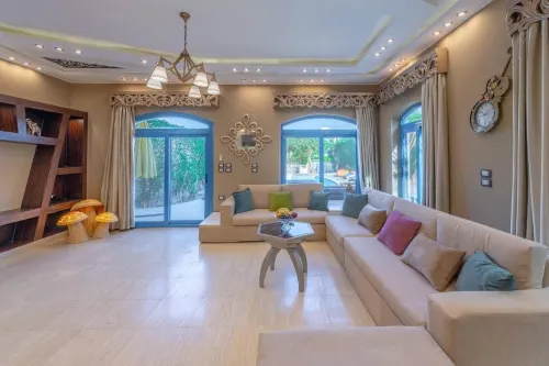 Spacious villa with private pool - Villas
