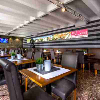 SL'Otel Budget Dining/Meeting Rooms