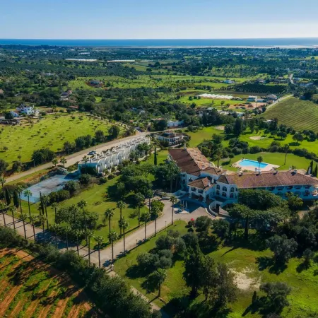 Colina Verde Resort