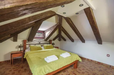 Apartments Wine House Old Town Hotel a 