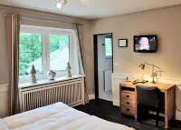 Hotel Und Landhaus 'Kastanie' Hotels near Scotch & Soda