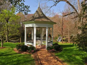 Monmouth Historic Inn